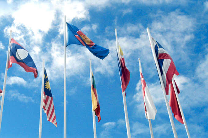 asean balances the us china confrontation experts