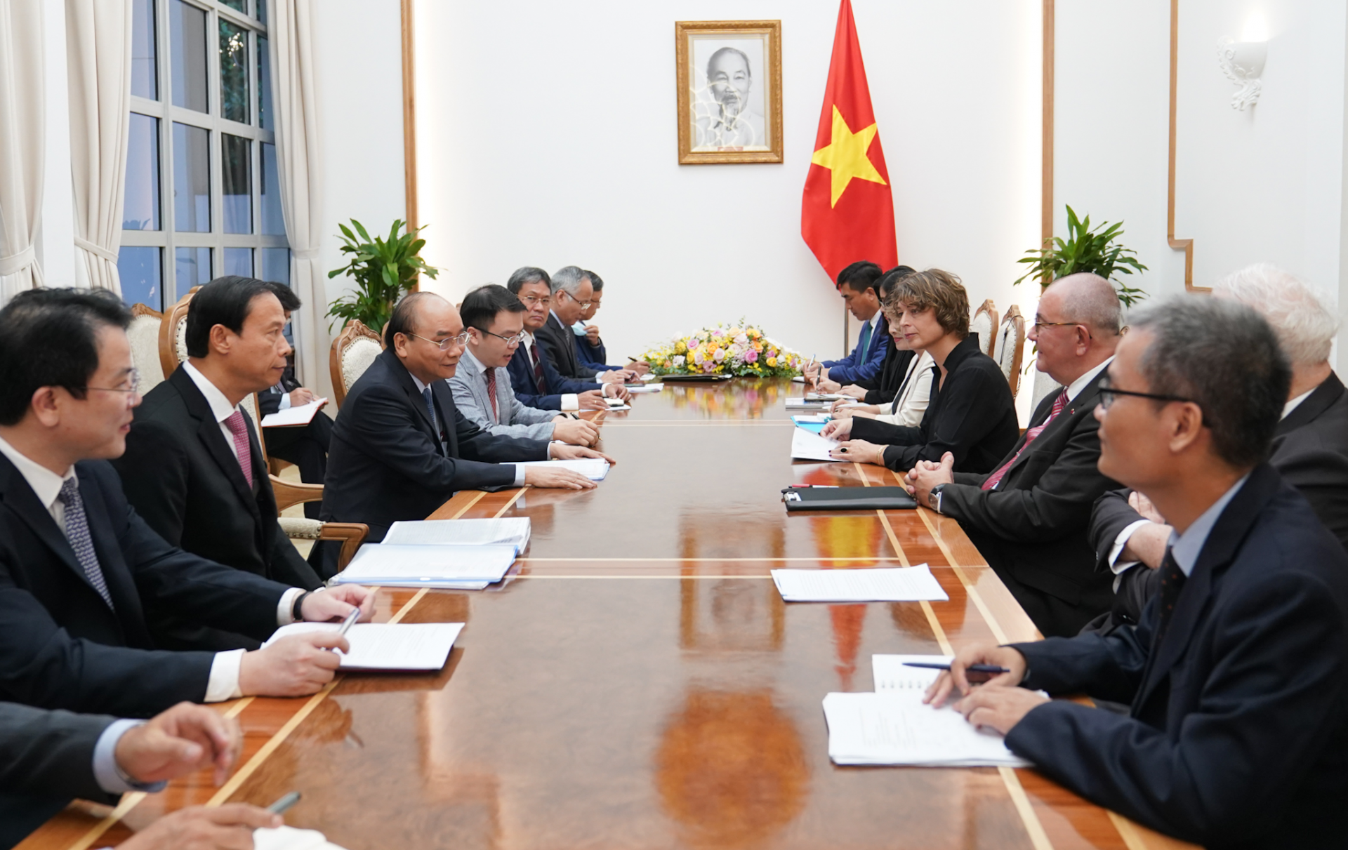 vietnam creates more favorable condition for eu investors affirmed by pm