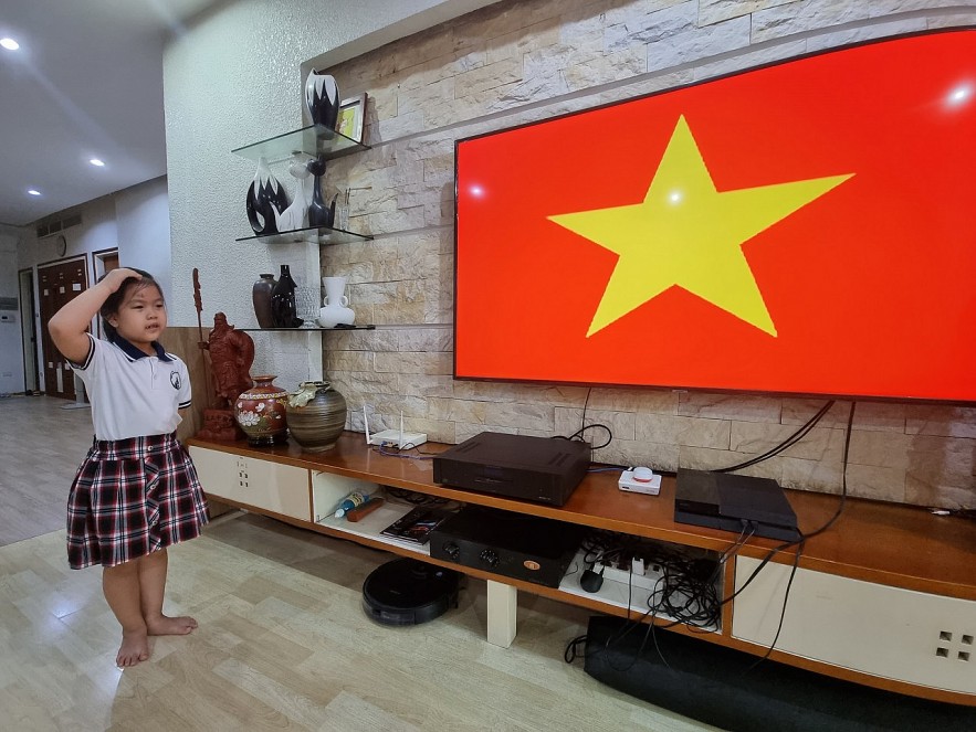 Millions of Hanoi Students Unprecedentedly Attend Online New School Year Opening Ceremony At Home