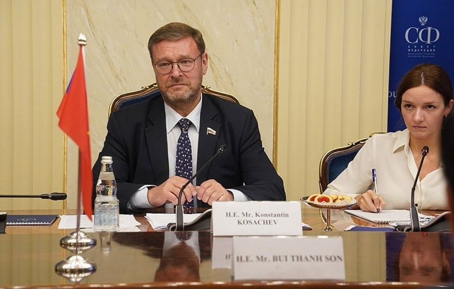 Deputy Speaker Konstantin Kosachev affirms Vietnam is an important and close partner of Russia in the Asia-Pacific. (Photo: Ministry of Foreign Affairs).