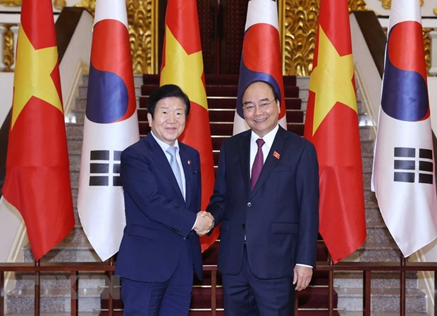 vietnam prime minister meets roks top legislator