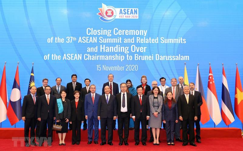 How ASEAN led by Vietnam during a year of havoc and chaos