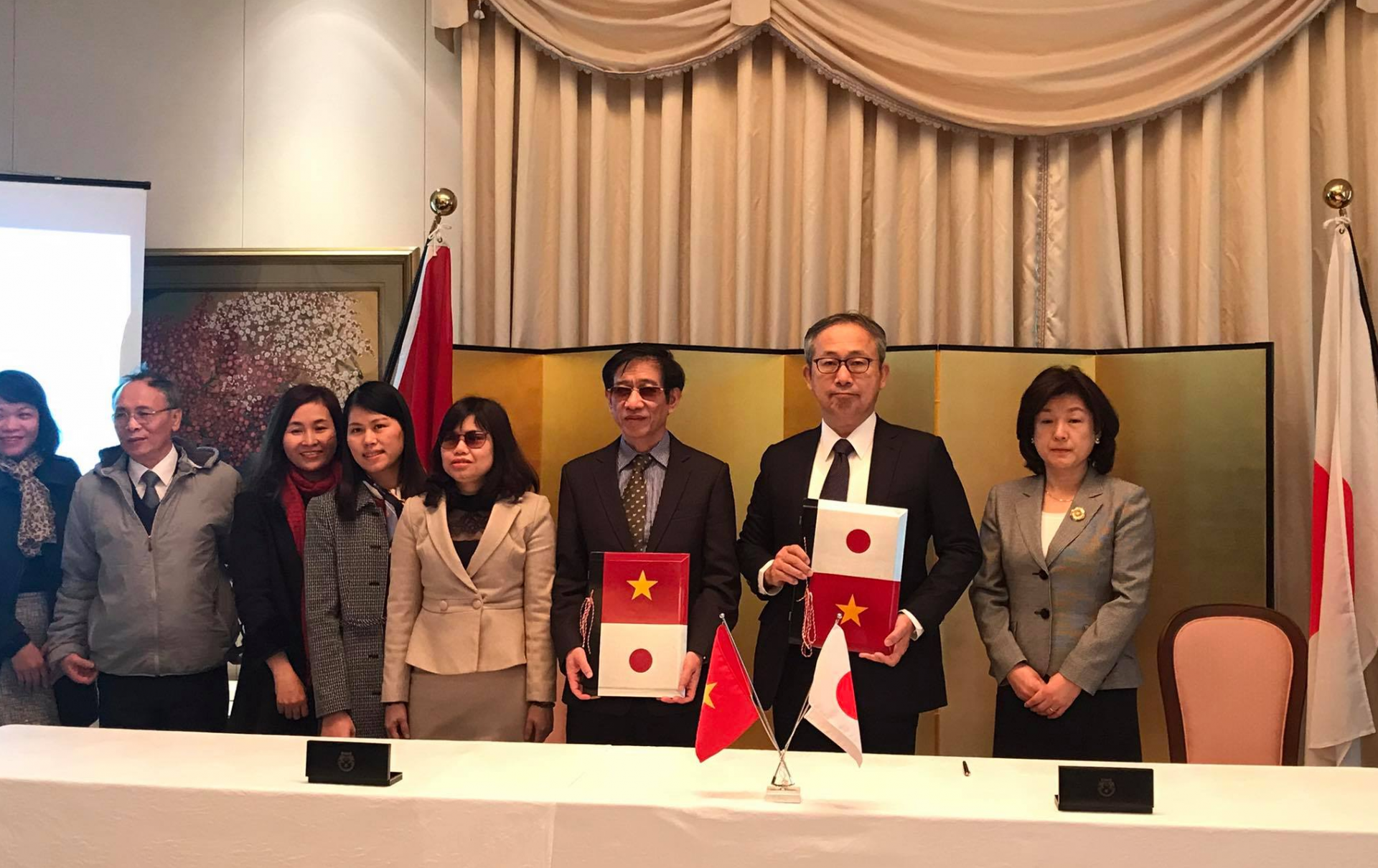 Japanese Ambassador speaks highly people-to-people cooperation in signing ceremony of 7 small-scale grant aid projects