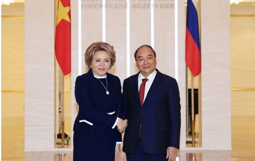 President Nguyen Xuan Phuc (R) and Valentina Matvienko, Speaker of the Federation Council of the Federal Assembly of Russia