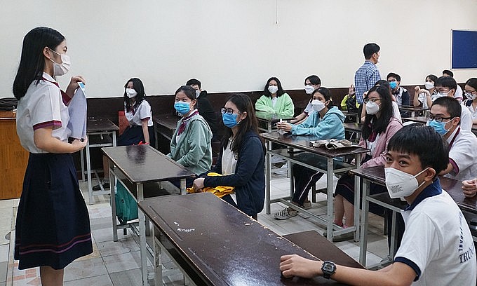 Grade 12 students attend class at Trung Vuong High School, HCMC's District 1, in December 2021. Photo: VnExpress