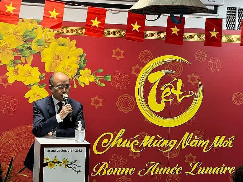 First Vietnamese Lunar New Year Week Held at French Supermarket