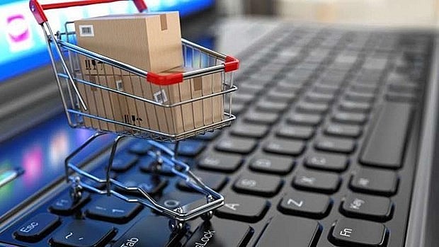 Online shopping will still be booming this year. Illustrative photo. (Source: thanhnien.vn)