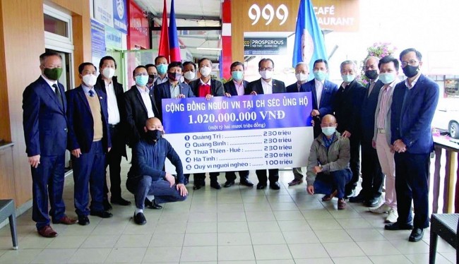 Overseas Vietnamese in Czech Republic Show Soildarity with Homeland