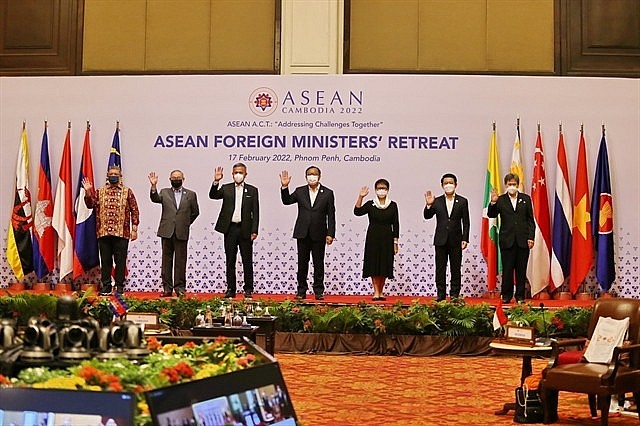 The ASEAN Foreign Ministers’ Meeting Retreat (AMMR) was held both online and in-person in Cambodia on February 16-17. Photo: VNA/VNS