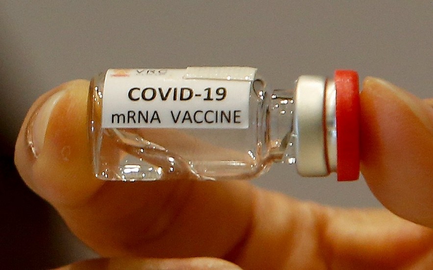 WHO supports developing countries, incluidng Vietnam, in acccessing mRNA COVID-19 vaccine technology. Illustrative photo: AARP