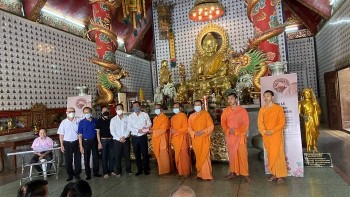 Overseas Vietnamese in Thailand Pays Tribute to Martyrs at Gac Ma Island