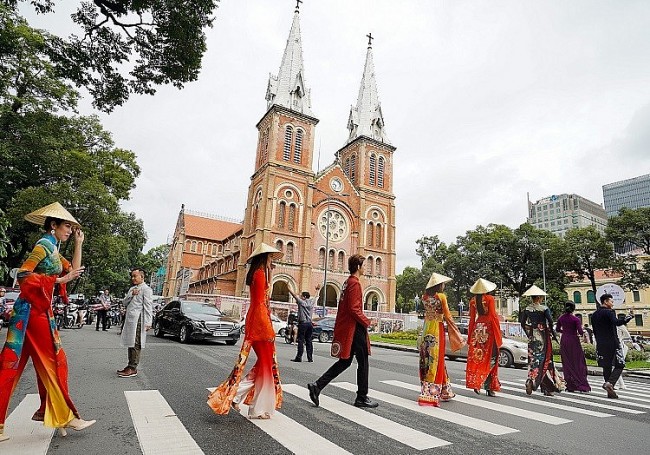 Vietnam's Reopening Plan Strengthens Domestic Tourism