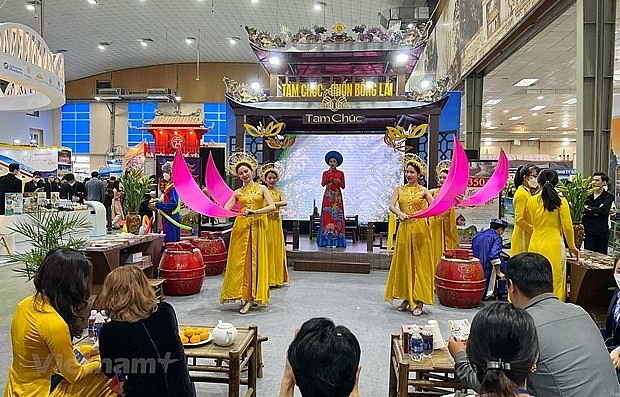 An art performance at Vietnam International Travel Mart 2022. Photo: VNA
