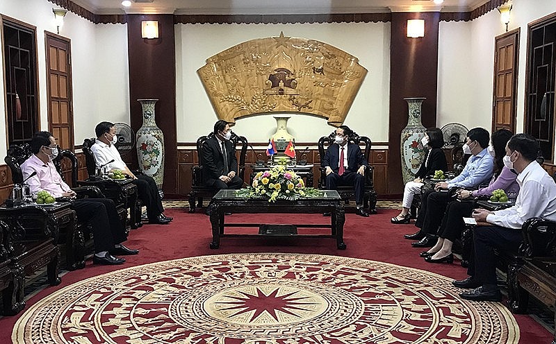 Quang Binh and Laos Provinces Strengthen Relationship