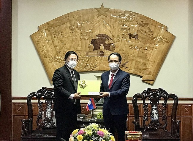Quang Binh and Laos Provinces Strengthen Relationship