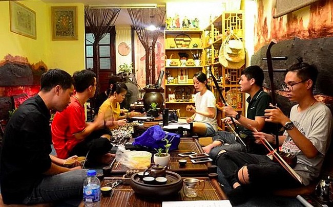 Vietnam's Artistic Youth Reinterpret Traditional Music