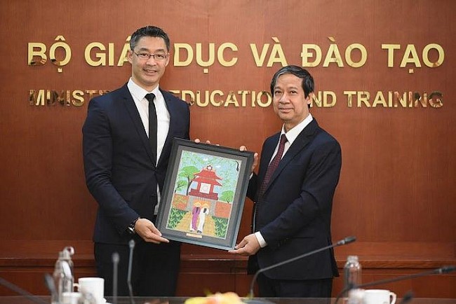 Vietnam, Switzerland and Germany Strengthen Educational Cooperation