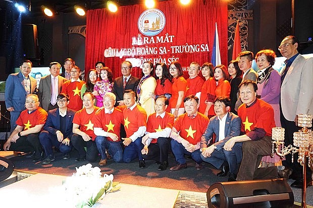 Overseas Vietnamese in Czech Republic Demonstrate Love of Homeland, Sea, and Islands