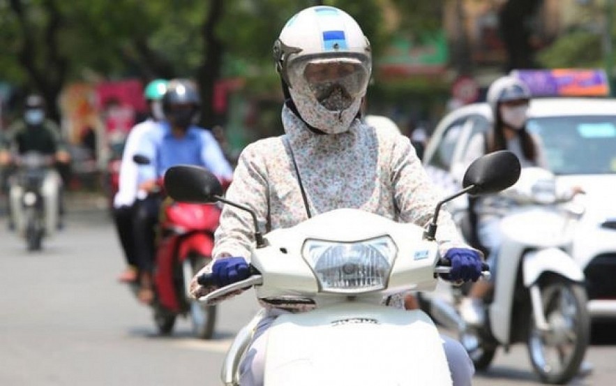 Daytime temperatures are forecast to rice to 35-37°C or even 39°C in some areas when the first heat wave hits northern and central Vietnam next week. Photo: VOV