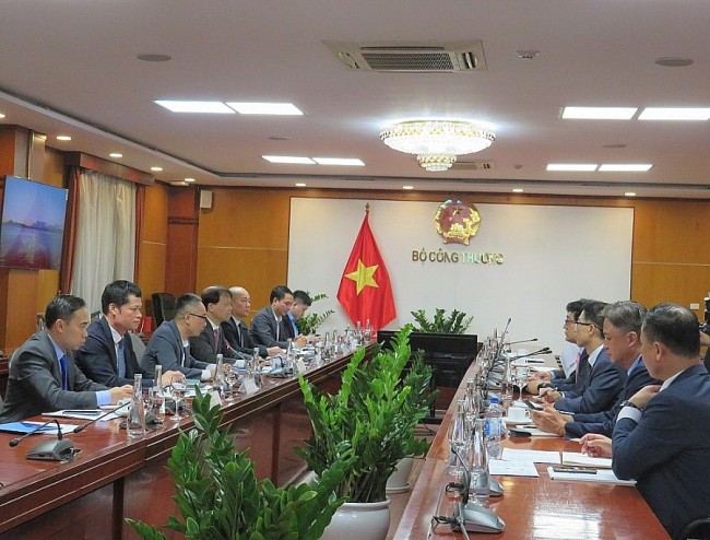 Vietnam and RoK Aim for Bilateral Trade Turnover of US$100 Billion in 2023