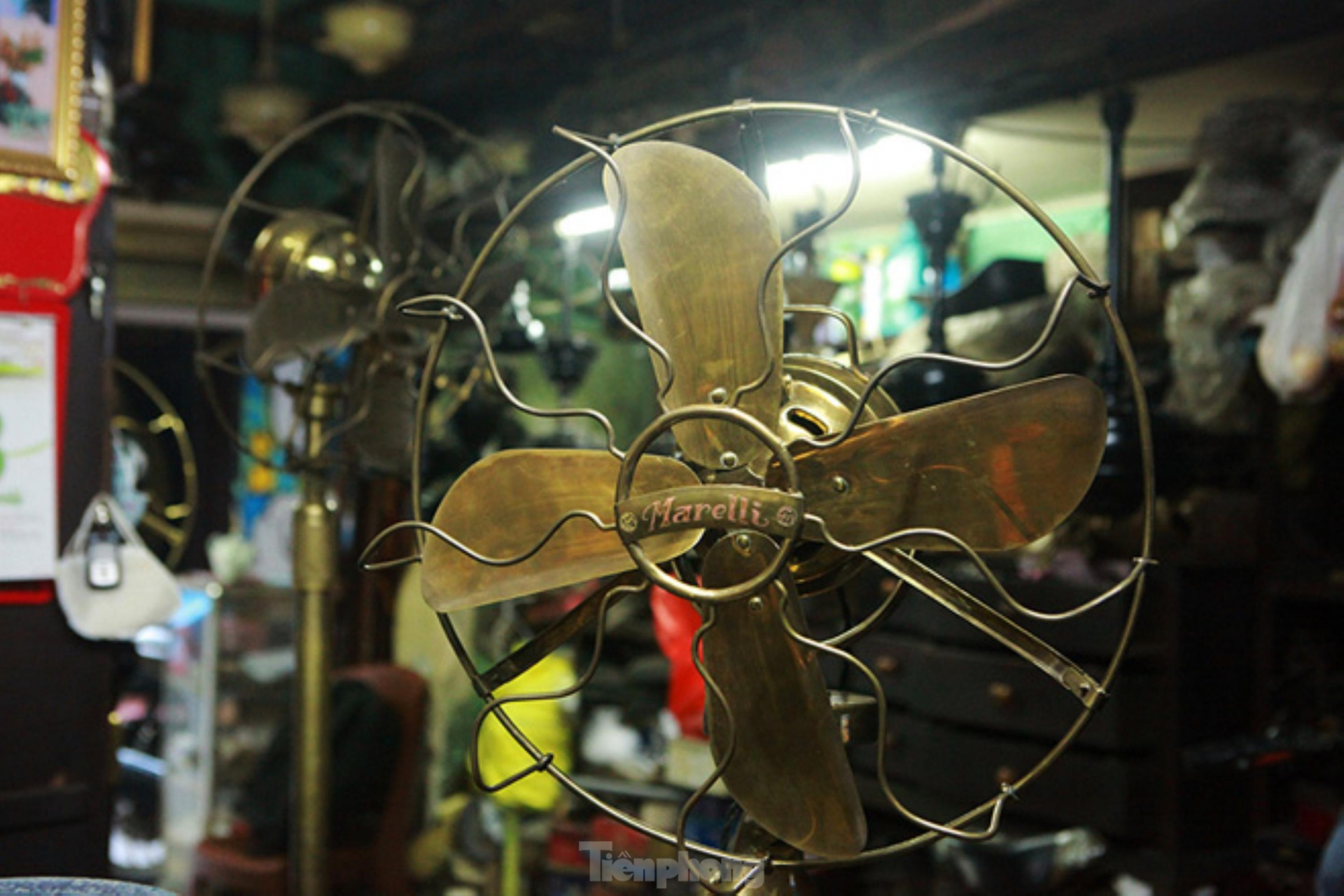 "Fan museum" in the middle of Hanoi