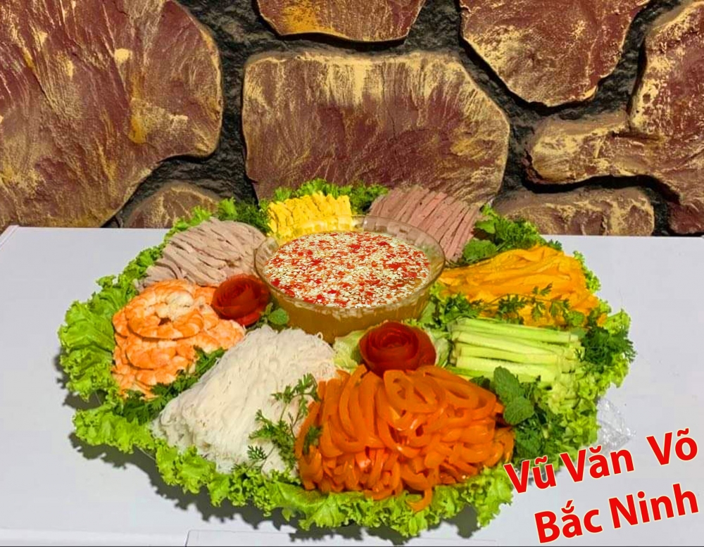 In photo: 10-year traditional meals of Vietnamese expat in Africa