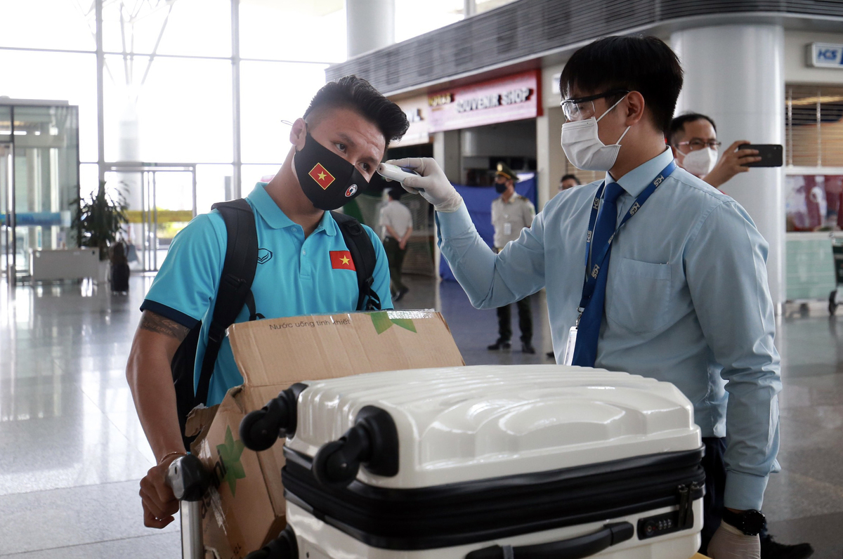 In photos: Vietnam arrives in UAE for World Cup qualifiers