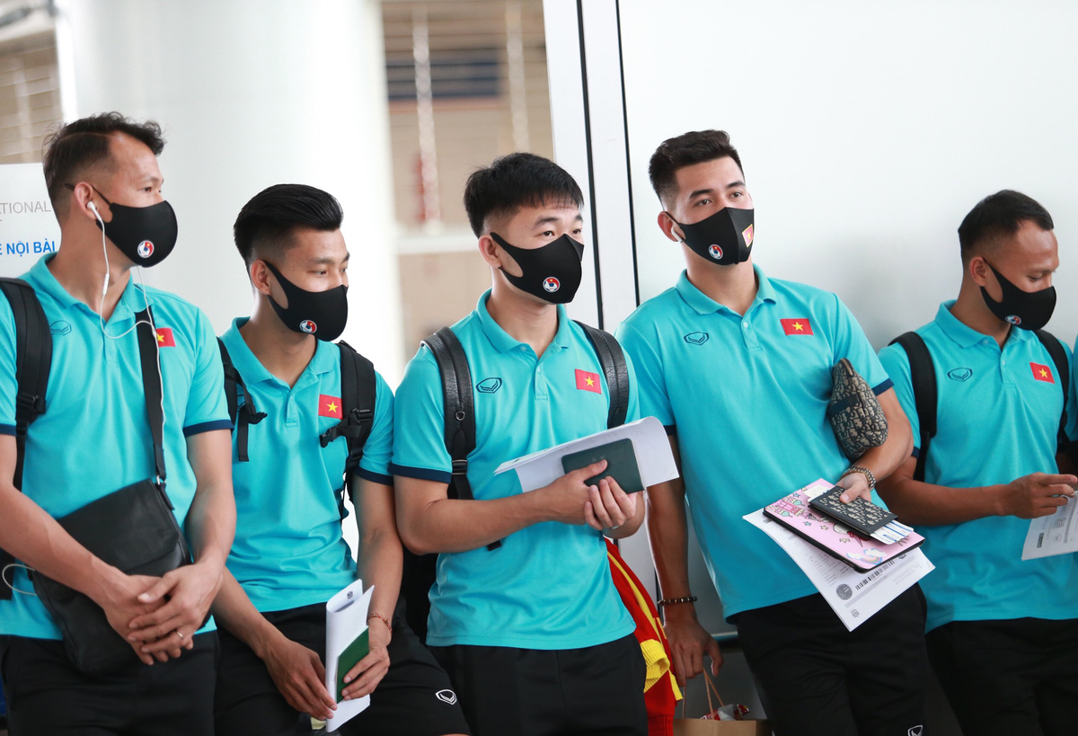 In photos: Vietnam arrives in UAE for World Cup qualifiers