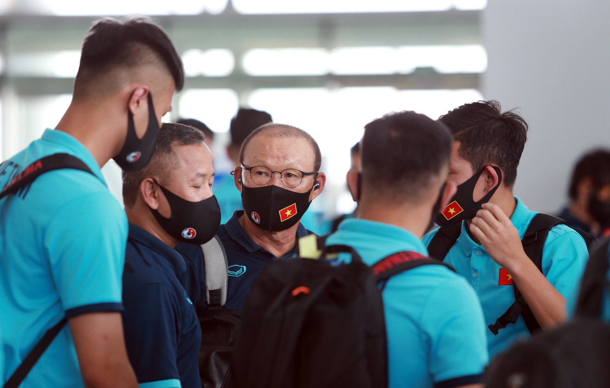 In photos: Vietnam arrives in UAE for World Cup qualifiers