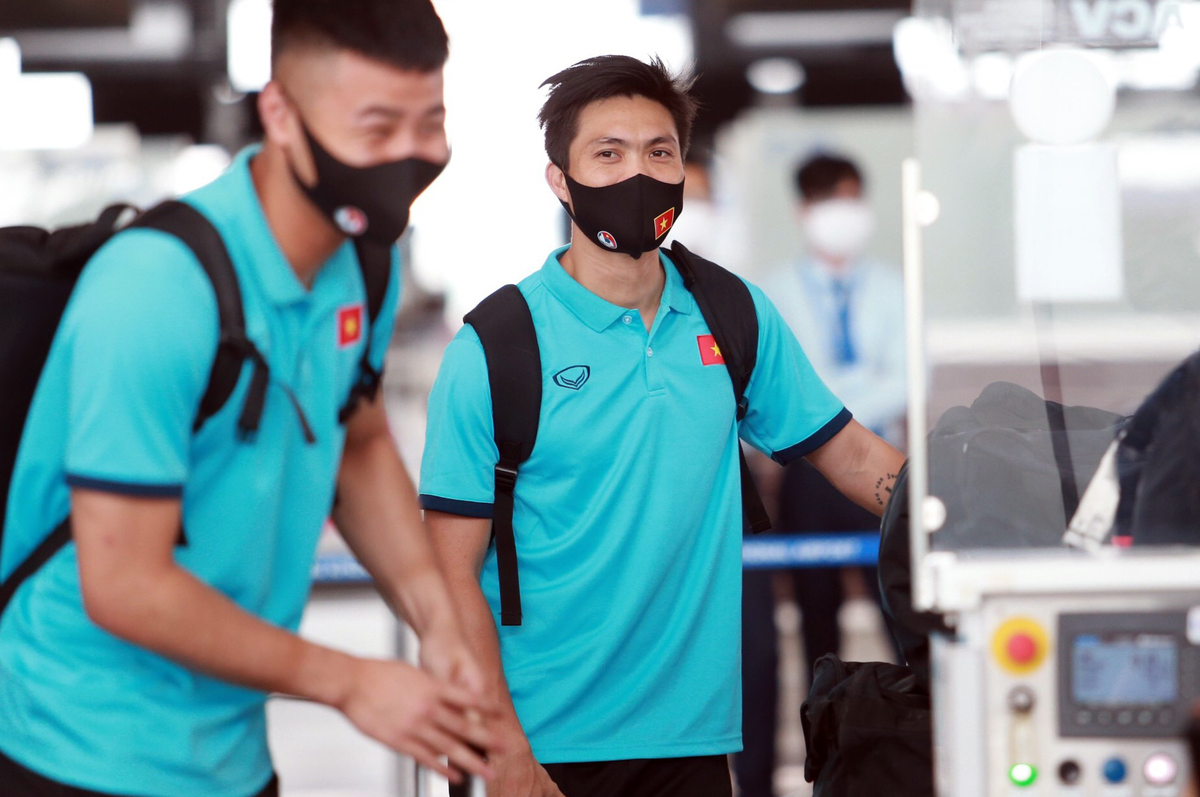 In photos: Vietnam arrives in UAE for World Cup qualifiers