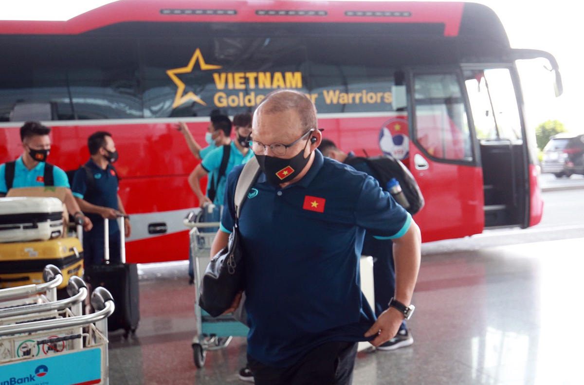 In photos: Vietnam arrives in UAE for World Cup qualifiers