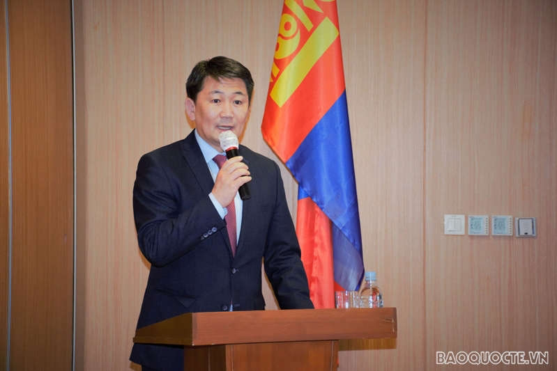 Disseminate local laws to Vietnamese community in Mongolia