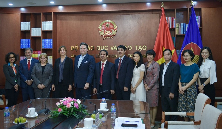 Vietnam and US Strengthen Cooperation in Education and Training
