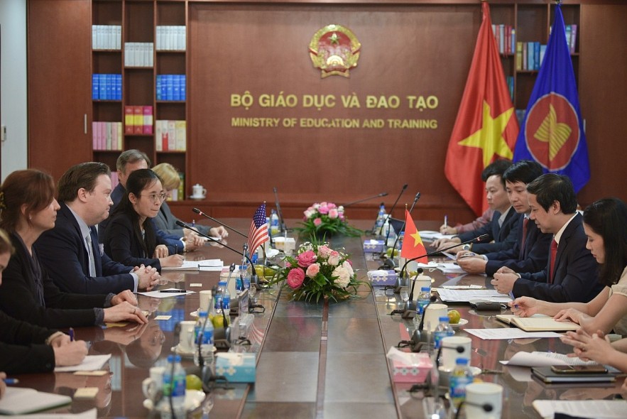 Vietnam and US Strengthen Cooperation in Education and Training