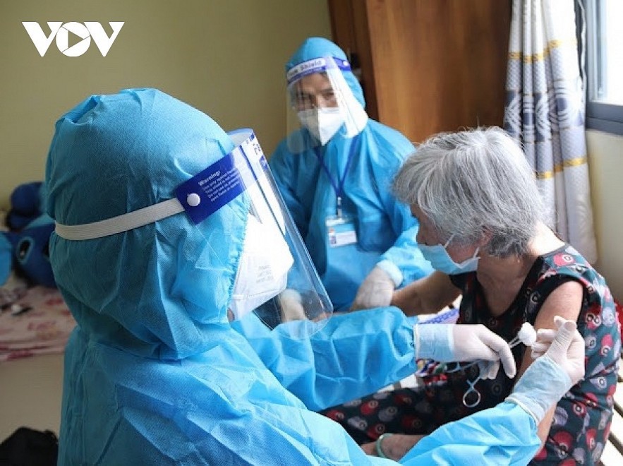 The fourth COVID-19 vaccine shot will mostly be administered to elderly and high-risk populations. Photo: VOV