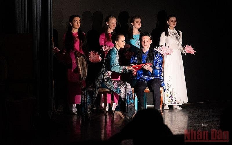The 'My Chau-Truong Thuy' play performed by Russian students. Photo: Thanh The