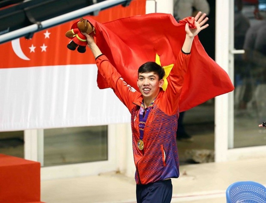 Swimmer Nguyen Huy Hoang bags five gold medals and sets a new record at SEA Games 31. Photo: VOV