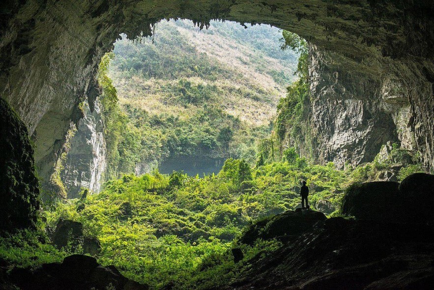 Explore World's Largest Cave - Son Doong