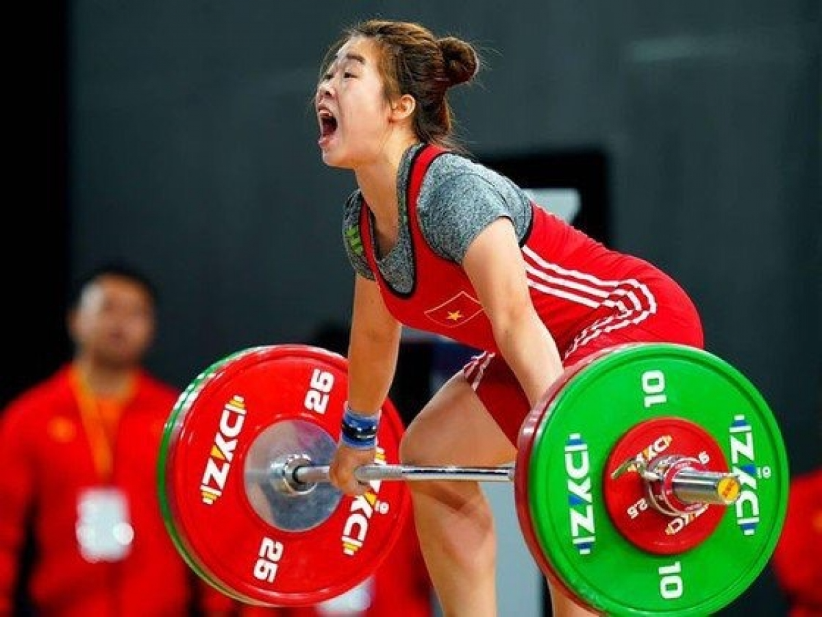 Hoang Thi Duyen is among three Vietnamese weightlifters who have successfully qualified for the upcoming Tokyo Olympics. Photo: VOV