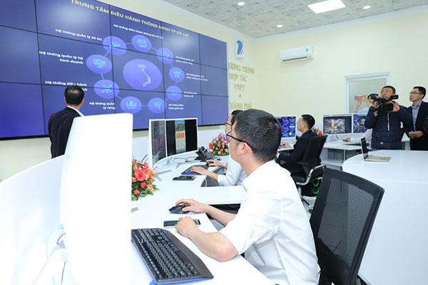 The strategy sets out a vision to 2030 that Vietnam would be ranked among the top 30 countries in the world in terms of e-government and digital government according to the United Nations ranking. Photoo: VNN