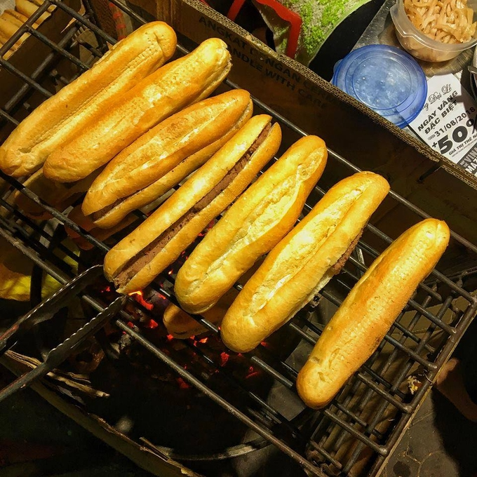 How to make 'banh mi': Check different regional styles in Vietnam - Video