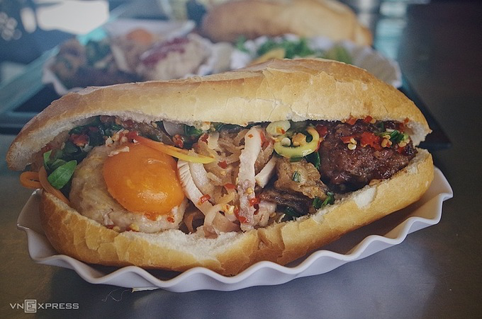 How to make 'banh mi': Check different regional styles in Vietnam - Video