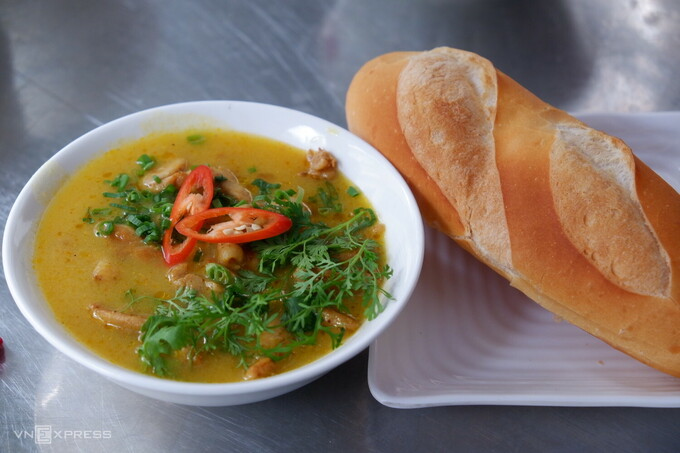 How to make 'banh mi': Check different regional styles in Vietnam - Video