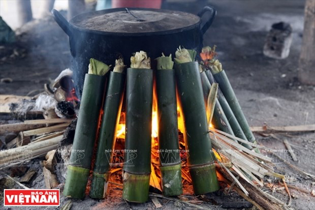 How to bamboo-tube rice: specialties of Vietnam's Northern mountainous