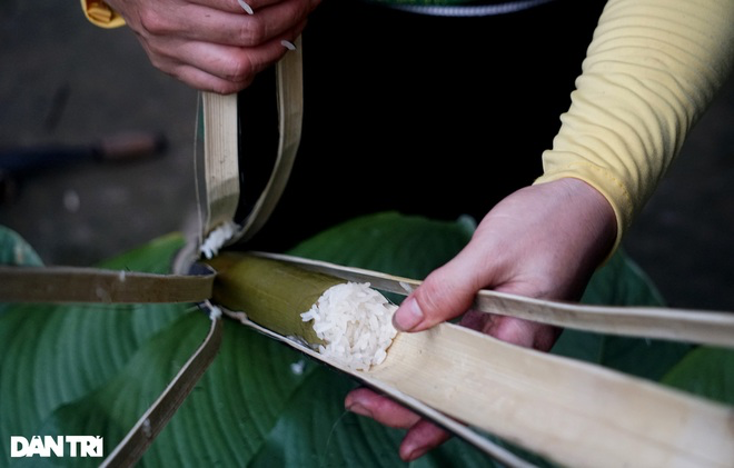 Bamboo-tube rice: a specialty of Vietnam's Northern mountains - Video