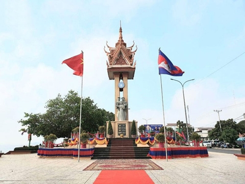 Vietnam - Cambodia Friendship Monument: Sacred symbol of 2 nations