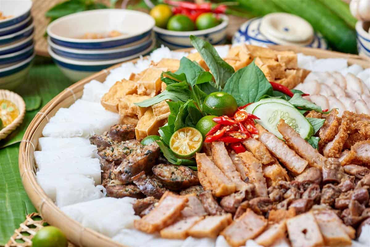 Bun Dau Mam Tom - a typical dish. Photo: bestpricetravel of Vietnamese cuisine. Photo: 