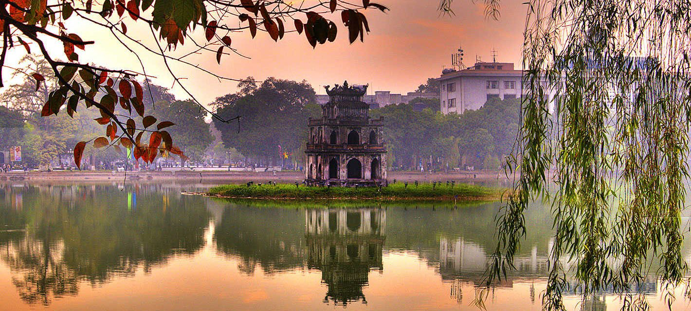 Hoan Kiem Lake in Hanoi. Photo: asianwaytravel