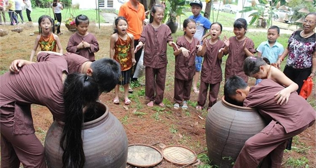 A number of traditional activities will be held in Vietnam National Villages for Ethnic Culture and Tourism this July, including children's traditional games. Photo courtesy of the village