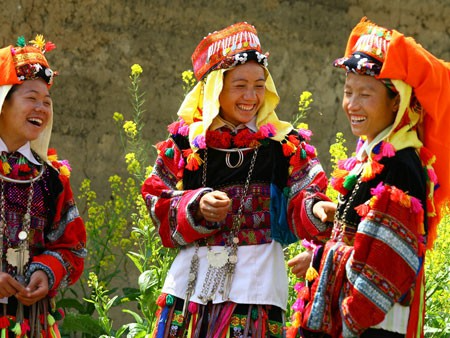 Unique Traditional Costumes of Red Dao People